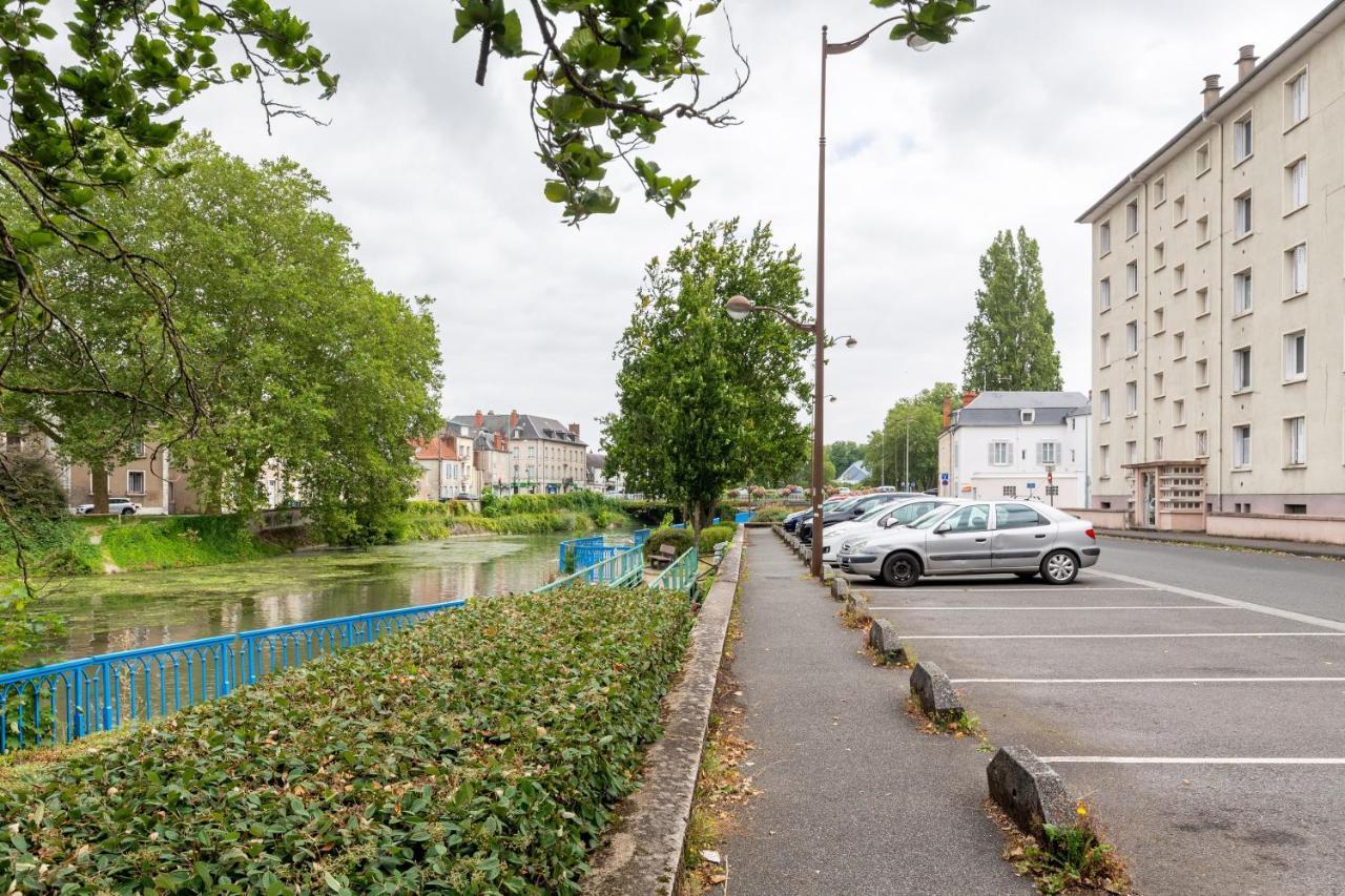 Appart T3 Bien Situe A Bourges + Wifi Экстерьер фото